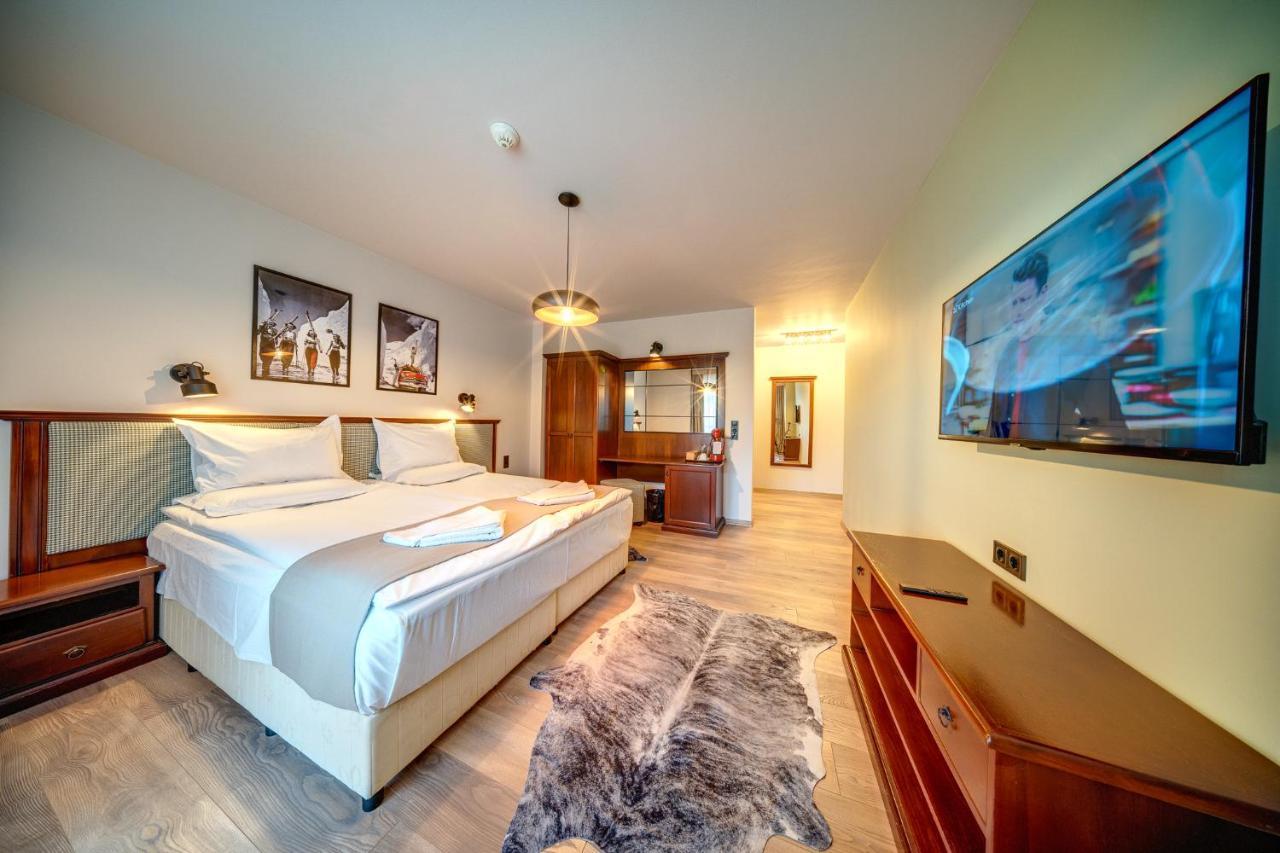Mountain Lake Hotel Szmoljan Kültér fotó